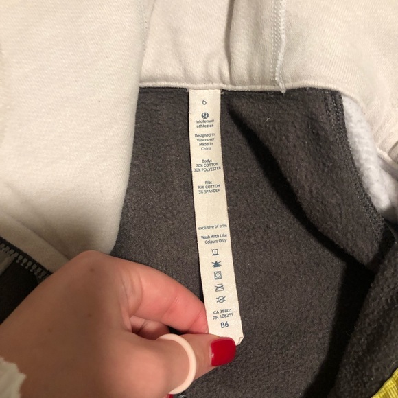 Lululemon size 6 scuba hoodie - Picture 2 of 3